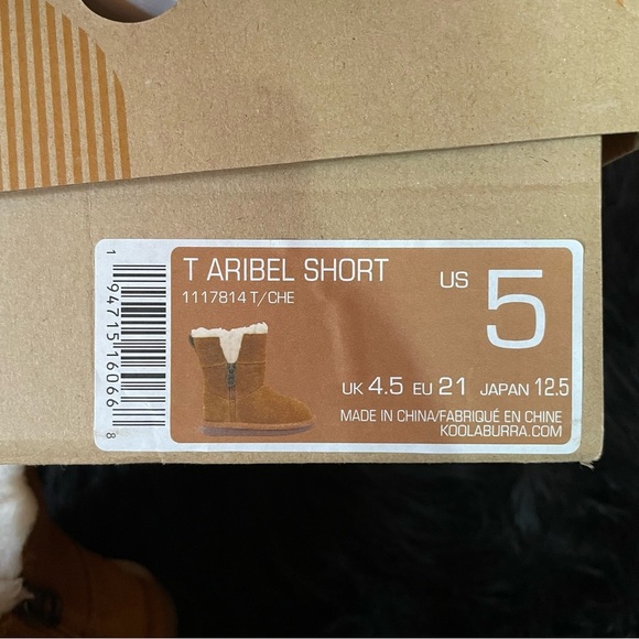 Koolaburra Brown and White Ankle Boots with Cozy Lining‎ - Picture 6 of 8